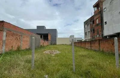 Amplo terreno 402m² com excelente potencial construtivo, bairro Rio Pequeno