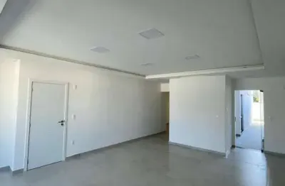 Apartamento novo diferenciado com 02 suítes no centro/camboriú