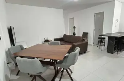 Amplo apartamento com terraço, 02 dormitórios e vaga coberta no rio pequeno