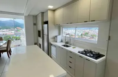 Amplo e aconchegante apartamento pronto para morar no centro de camboriú.