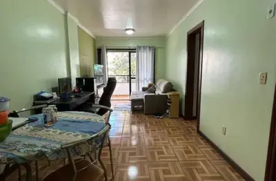 Oportunidade - amplo apartamento diferenciado, poucos metros do mar, centro
