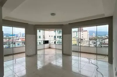 Locação - apartamento com 01 suíte + 02 dormitórios no centro de camboriú