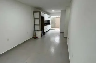 Locação - triplex 02 suítes + escritório, no bairro são francisco de assis.