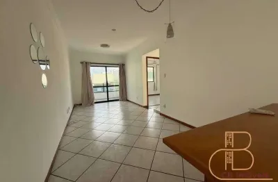 Locação - amplo apartamento 02 dormitórios no centro de balneário camboriú