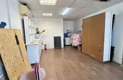 Locação - sala comercial térrea com 25m² no centro de balneário camboriú