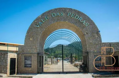 OPORTUNIDADE - Terrenos a partir de 300m² no Condomínio Vale das Pedras