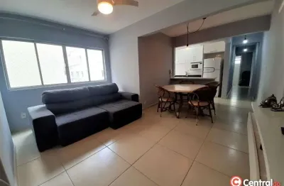 Apartamento lateral com 2 dormitórios em prédio frente mar - Centro - Balneário