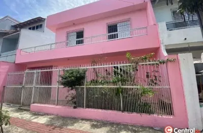 02 casas de 143m² à venda na rua 2700 -  casa com 03 quartos, sendo 1 suíte e 02