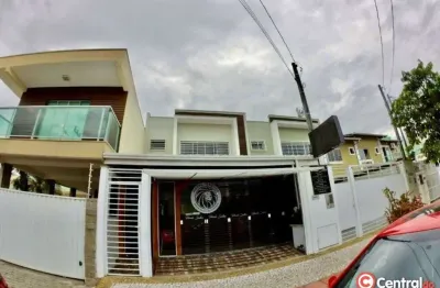 Casa com 3 dormitórios à venda, 130 m² por r$ 1.950.000,00 - centro - balneário