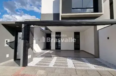 Sobrado de alto padão
janelas dos quartos com persianas automatizadas e belo terreno nos fundos