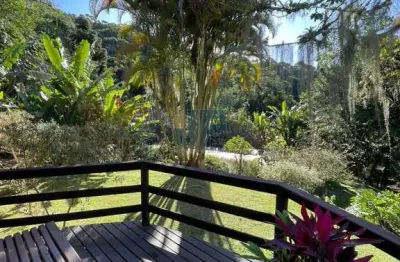 Esse sítio de alto padrão em balneário camboriú, no bairro nova esperança