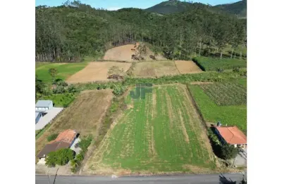 Esse terreno rural em tijucas é uma verdadeira preciosidade.