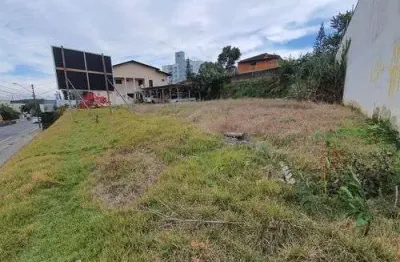 Terreno à venda na Rua Tuiuti, Iririú, Joinville