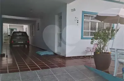 Casa com 3 quartos à venda na Dona Júlia, 213, Balneário Três Marias, Peruíbe