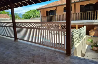 Casa com 5 quartos à venda na Nilo Soares Ferreira, 681, Centro, Peruíbe