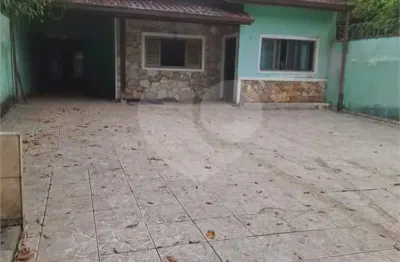 Casa térrea com 3 quartos à venda em Balneário Garça Vermelha - SP