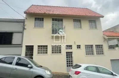 Sala comercial no centro de ponta grossa, estilo sobrado duplex