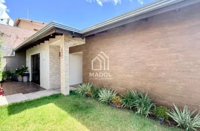 Oportunidade! Casa com 5 quartos sendo 3 suítes no Centro de Ponta Grossa! 