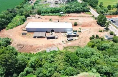 Barracão no distrito industrial - espaço e estrutura para grandes operações 