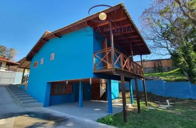 Casa à venda em florianópolis-sc: 2 quartos, 1 suíte, 2 banheiros, 7 vagas de garagem, 215m² - santo antônio de lisboa.