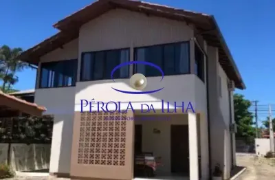 Espetacular casa à venda em florianópolis-sc, no bairro ponta das canas, com 3 quartos, 4 vagas de garagem e 368,00 m².