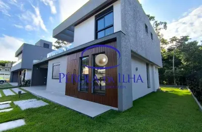Imperdível casa à venda em florianópolis-sc, 4 quartos, 3 suítes, 4 banheiros, 2 vagas de garagem, 240m² - bairro santo antônio de lisboa!