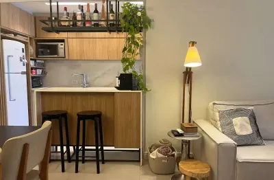 Apartamento à venda no centro de florianópolis-sc: 2 quartos, 1 suíte, 2 banheiros, 1 vaga na garagem, 68m² de área. adquira já!