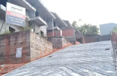 Sobrado no bairro tribess, casa 03, com 03 dormitórios, sendo 1 suíte