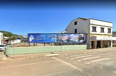 Terreno muito bem localizado no bairro budag, distante 700 metros da prefeitura municipal. corredor de serviço. são 853,16 m² de área.