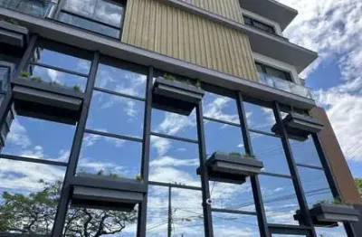 Empreendimento frente mar com 2 suítes e área de lazer completa, na praia da armação em penha!