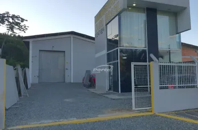 Galpão no bairro nossa senhora da paz em balneário piçarras com 190m² de área construída, terreno com 600 m² de área total. (13261)