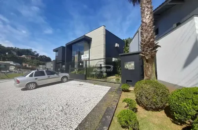 Ponto comercial para locação no bairro itoupava norte! com 165m² de area construida, semi mobiliado, hall de entrada, recepção, salas, 03 banheiros sendo um pne, ambientes climatizados, sistema de seg