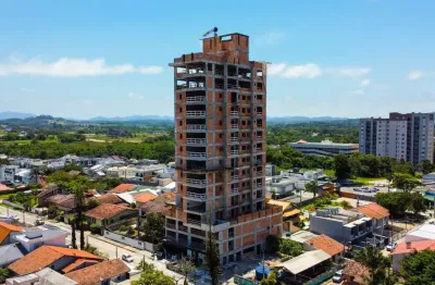 Apartamento com 2 suítes, a 250 metros do mar no centro de balneário piçarras/sc (cód. 14810)