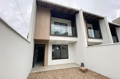 Sobrado bairro da velha, próximo villa germânica, com 3 dormitórios (1 suíte), área de festas, piscina fino acabamento.