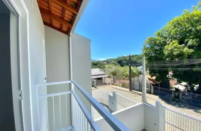 Ótimo sobrado com 2 quartos e 1 vaga de garagem no bairro itoupava central.