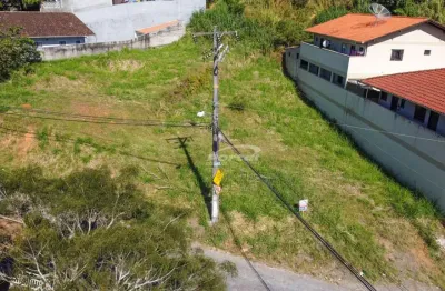 Excelente terreno com 990,62m², localizado em um corredor de serviço privilegiado, com fácil acesso a diversas comodidades e conveniências, no bairro fortaleza em blumenau!