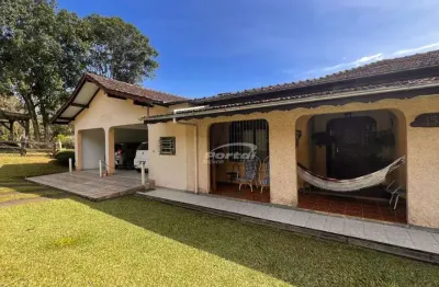 Chácara com piscina e amplo terreno, no bairro itoupava central em blumenau!