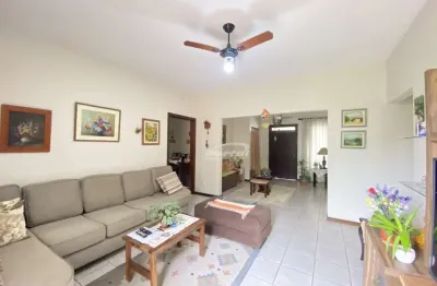 Imóvel dividido em duas residências, no bairro escola agrícola em blumenau!