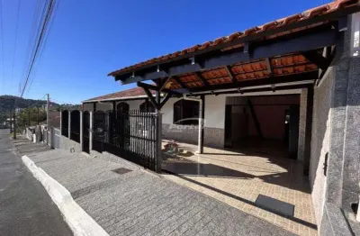 Casa com 3 dormitórios disponível para venda no bairro velha central em blumenau!