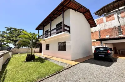 Casa com 4 dormitórios, a menos de 100 metros do mar no centro de balneário piçarras/sc (cód. 18342)