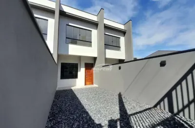 Excelente sobrado à venda, com 2 suítes e amplo porão, no bairro água verde em blumenau!