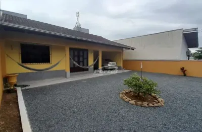 Casa com 2 dormitórios e uma edícula no bairro itoupavazinha em blumenau!