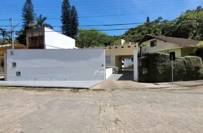 Casa com 2 suítes e garagem coberta para 2 carros, no bairro ribeirão fresco em blumenau!