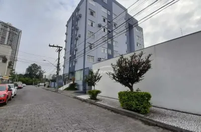 Apartamento semimobiliado, com 3 dormitórios sendo 1 suíte, disponível para venda no bairro centro em blumenau!