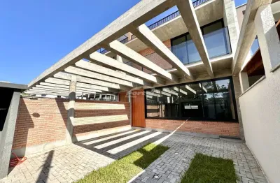 Triplex alto padrão, 03 dormitórios, sendo 1 suíte, jacuzzi, 350 metros do mar, itacolomi, balnéario piçarras sc (cód.19049)