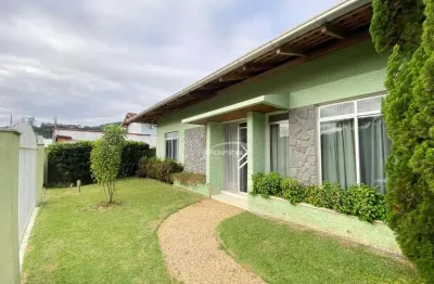 Casa a venda com 3 quartos sendo 1 suíte e área de festas com piscina no bairro garcia em blumenau!