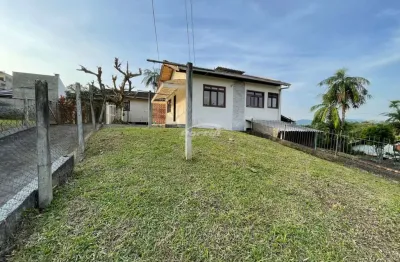 Casa disponível para venda em blumenau, no bairro itoupava central!