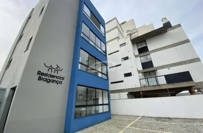 Apartamento com 2 dormitórios, sendo 1 suíte, no bairro itacolomi em balneário piçarras/sc (cód. 19739)