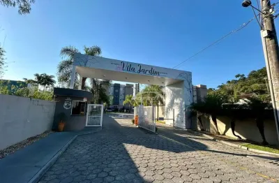 Apartamento semi mobiliado para locação no bairro Itoupavazinha! Imóvel com aproximadamente 72m², contendo 02 dormitórios, sala de estar com sacada, cozinha com moveis sob medida,banheiro social, área