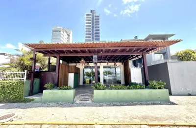 Loja térrea disponível para locação a beira mar, em balneário piçarras/sc. (cód. 20092)